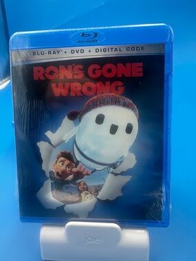 Ron’s Gone Wromg Movie Blu Ray DVD Digital Code Family Kids Comedy Animated PG